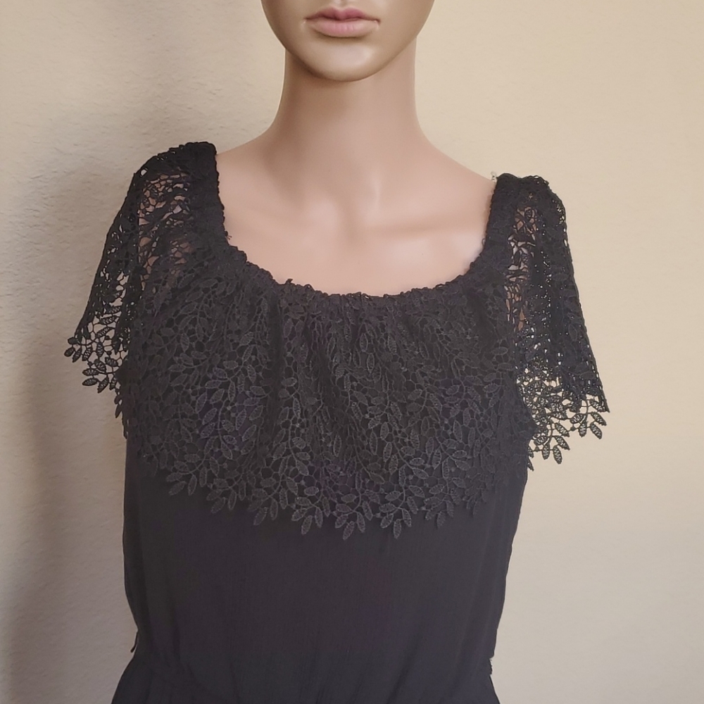 Dress - Picture 3 of 4
